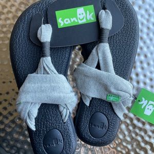 Sanuk Yoga Mat Sandals NWT Size 6